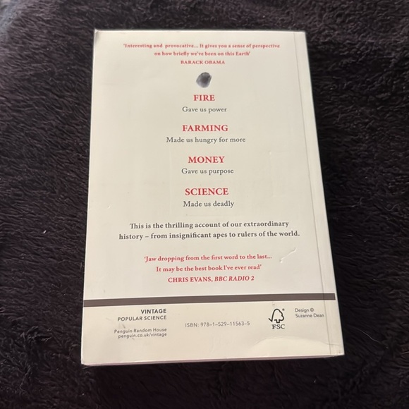 Sapiens A Brief History of Humankind by Yuval Noah Harari Book - Picture 3 of 3
